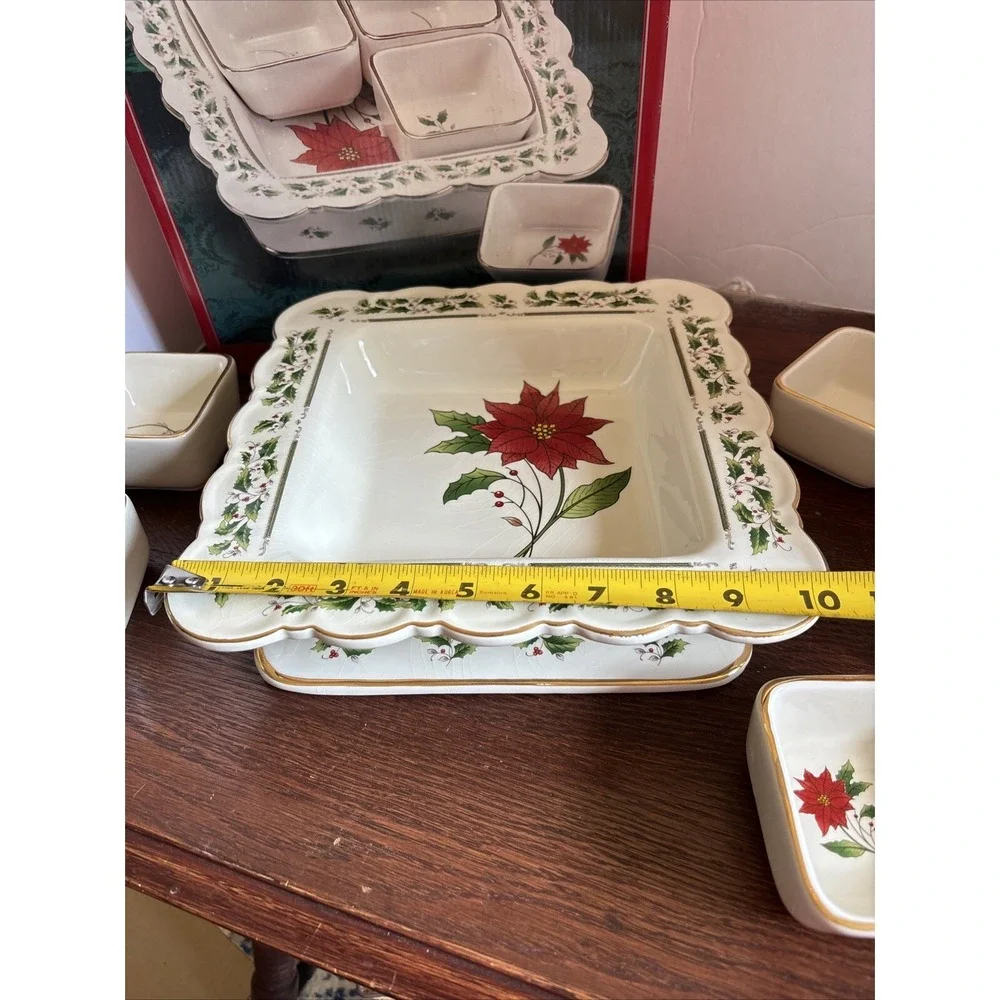 Holly Holiday Home for the Holidays Footed Section Bowl Including 4 Serving Bowl